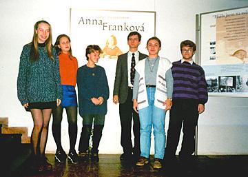 Z v�stavy "Anna Frankov� - odkaz pro sou�asnost" v Muzeu ghetta v Terez�n�